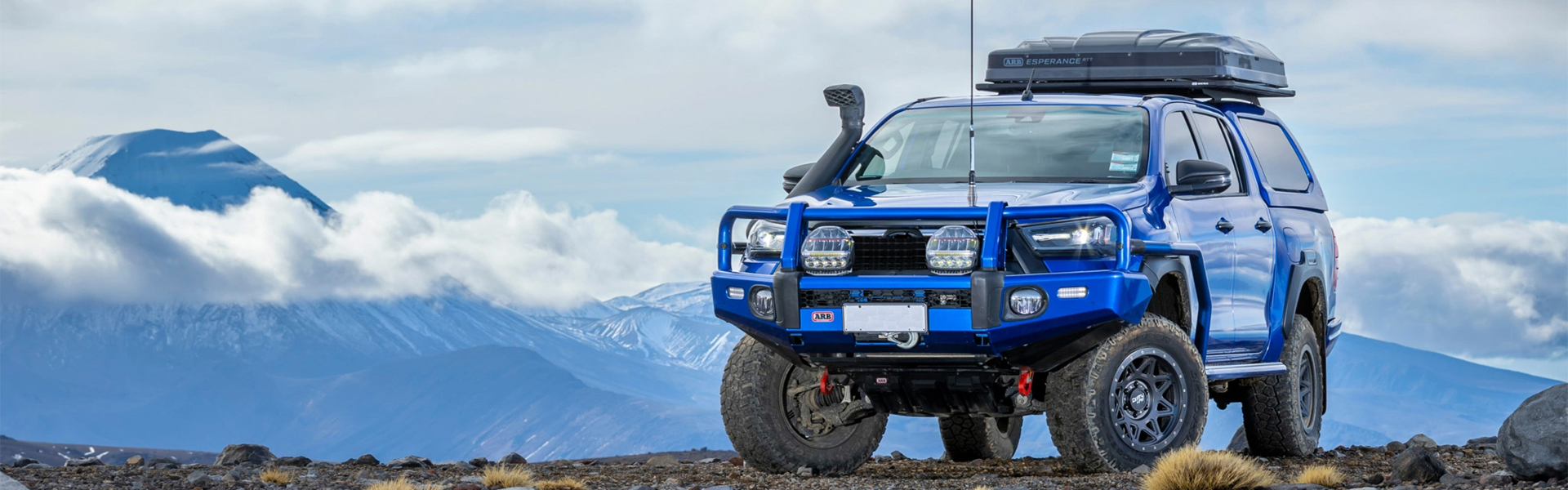 إضاءة السيارات وقطع الغيار OEM